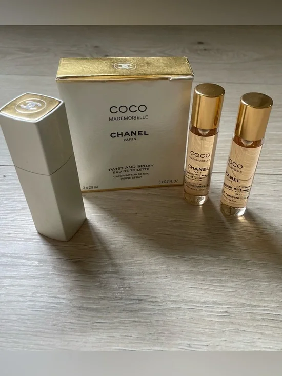 CHANEL Coco Mademoiselle Travel Spray Set ✨💛 - Picture 9 of 12